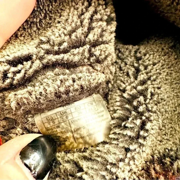 TOMS Nepal Suede Lined With Sherpa Ankle Pull On  Boots - Picture 8 of 8